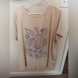 SHEIN Beige Shell Print Short Sleeve Top
